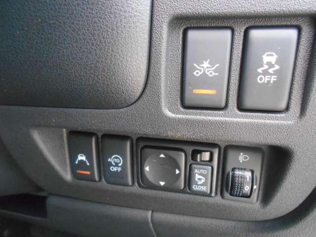 マーチ １．２　Ｘ　Ｖセレクション　ＥＴＣ車載器　盗難防止装置　スマートキー　オートエアコン　キーフリー　Ｗエアバック　メンテナンスノート　ワンオーナー　ワンセグＴＶ　ＡＢＳ　パワーウィンドウ　パワーステアリング　メモリーナビ　ナビＴＶ（8枚目）