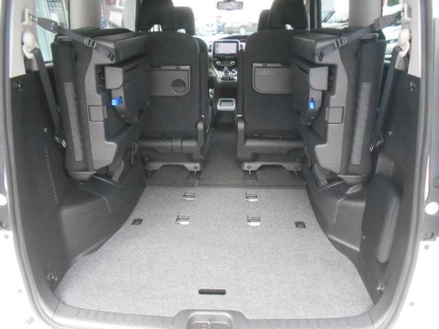 セレナ １．２　ｅ－ＰＯＷＥＲ　ハイウェイスター　Ｖ　３６０°カメラ　エマジェンシーブレーキ　１オナ　スマキー　バックカメラ　ＬＥＤ　レーンアシスト　点検記録簿付　ＥＴＣ　ドラレコ　イモビ　サイドカーテンエアバック　フルオートエアコン　アルミホイール（17枚目）