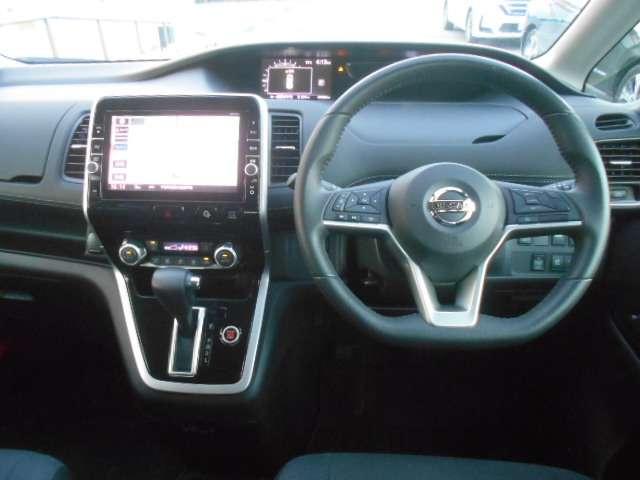 セレナ ２．０　Ｇ　ＬＥＤヘッドライト　スマートキー　クルーズコントロール　レーンキープアシスト　バックカメラ　ＥＴＣ　ドライブレコーダー　アイドリングストップ　ワンオーナー　アルミホイール　記録簿　オートエアコン（4枚目）