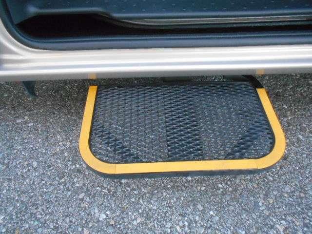 セレナ ２．０　Ｇ　ＬＥＤヘッドライト　スマートキー　クルーズコントロール　レーンキープアシスト　バックカメラ　ＥＴＣ　ドライブレコーダー　アイドリングストップ　ワンオーナー　アルミホイール　記録簿　オートエアコン（13枚目）