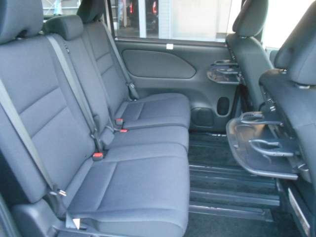 セレナ ２．０　Ｇ　ＬＥＤヘッドライト　スマートキー　クルーズコントロール　レーンキープアシスト　バックカメラ　ＥＴＣ　ドライブレコーダー　アイドリングストップ　ワンオーナー　アルミホイール　記録簿　オートエアコン（15枚目）