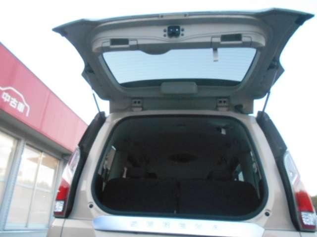 セレナ ２．０　Ｇ　ＬＥＤヘッドライト　スマートキー　クルーズコントロール　レーンキープアシスト　バックカメラ　ＥＴＣ　ドライブレコーダー　アイドリングストップ　ワンオーナー　アルミホイール　記録簿　オートエアコン（17枚目）