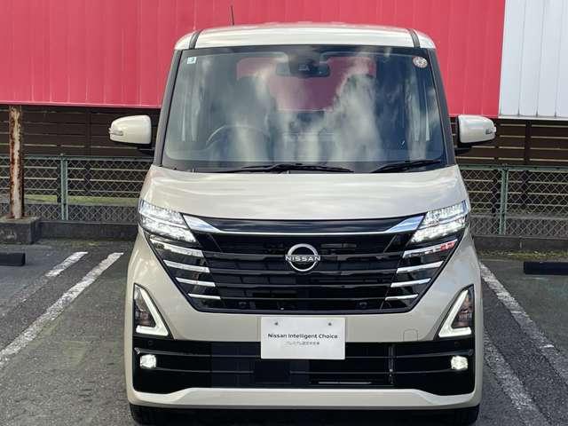 ルークス ６６０　ハイウェイスターＧターボ　当社試乗車　９インチナビ　両側スライド片側電動ドア　助手席エアバッグ　アイドリングストップ機能　インテリキ－　１オーナー　レーンキープ　禁煙車　ＬＥＤヘッドランプ　バックモニター　キーフリー　アルミホイール　盗難防止システム（13枚目）