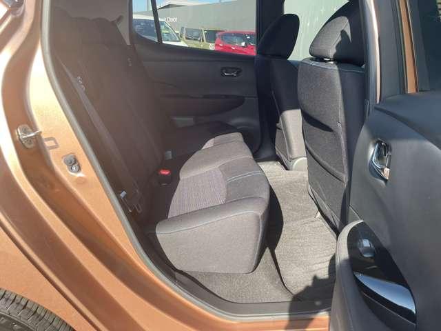 リーフ e+ X 当社試乗車・ クルーズコントロール カーナビ ETC バックカメラ メモリーナビ オートエアコン サイドエアバック Wエアバック AW キーフリー 禁煙車 ABS イモビライザー レーダーブレーキ レーンアシスト(18枚目)