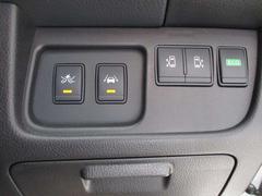 左右どちらからでも乗り降りＯ，Ｋ更に車内からは運転席の開閉スイッチで車外からはドアハンドル操作やインテリキーについている開閉ボタンでも開閉◎挟み込み防止機能で更に安心です（＾＾）／ 5