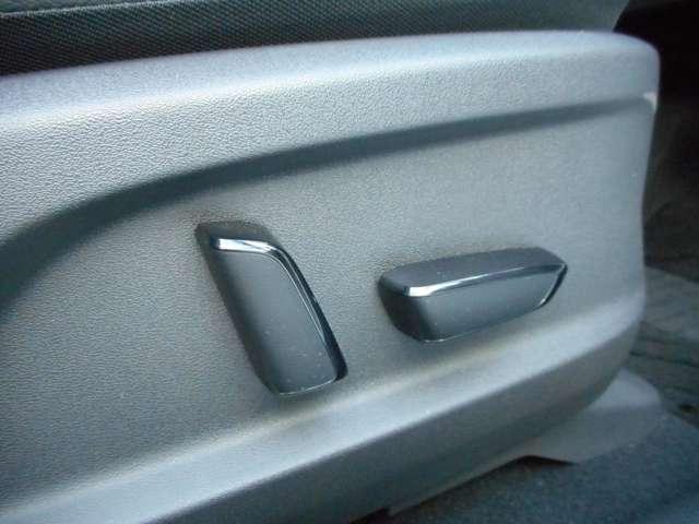オーラ １．２　Ｇ　レザーエディション　本革シート・スマートルームミラー　ワンオーナ　追突防止　本革　車線逸脱警報装置　禁煙車　ＬＥＤ　盗難防止　バックモニター　インテリジェントキー　メモリーナビゲーション　ＡＷ　キーレスエントリー　オートエアコン　展示試乗車ＵＰ　ＡＢＳ（11枚目）