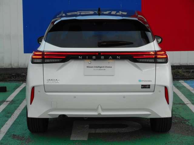 オーラ １．２　Ｇ　レザーエディション　本革シート・スマートルームミラー　ワンオーナ　追突防止　本革　車線逸脱警報装置　禁煙車　ＬＥＤ　盗難防止　バックモニター　インテリジェントキー　メモリーナビゲーション　ＡＷ　キーレスエントリー　オートエアコン　展示試乗車ＵＰ　ＡＢＳ（18枚目）