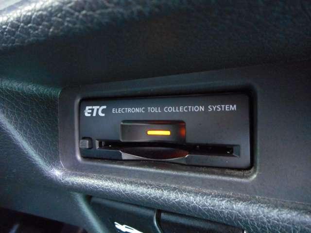 エクストレイル 2.0 20Xi ハイブリッド オートバックドア・スマートルームミラー 全周囲 車線逸脱警報 衝突被害軽減 ワンオーナー インテリジェントキー LED 盗難防止システム ETC ナビTV オートエアコン ABS ドライブレコーダー アルミホイール キーレス バックカメラ(11枚目)