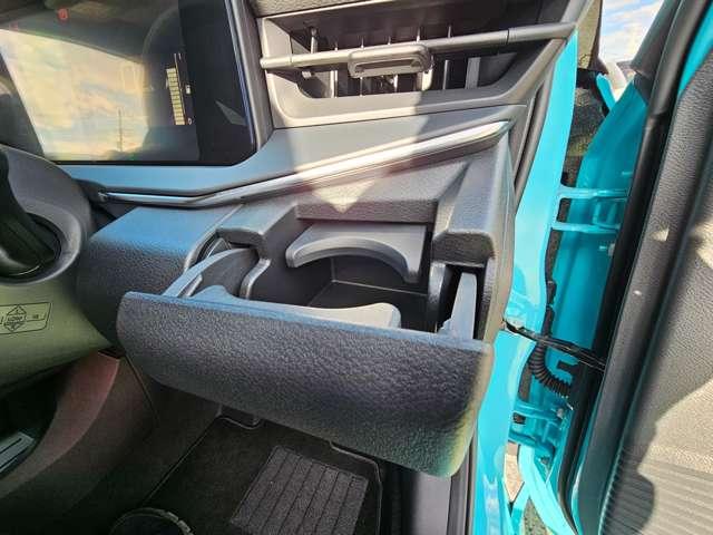 ノート 1.2 X リアカメラ 衝突被害軽減ブレ-キ 全方位カメラ 禁煙車 レーンアシスト インテリジェントキー ワンオーナー アイドリングストップ 整備記録簿 盗難防止システム ワンセグTV TVナビ サイドカメラ(9枚目)