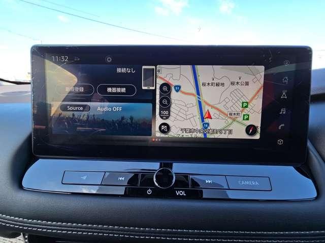 日産純正メモリーナビ。操作も簡単なタッチパネルです。