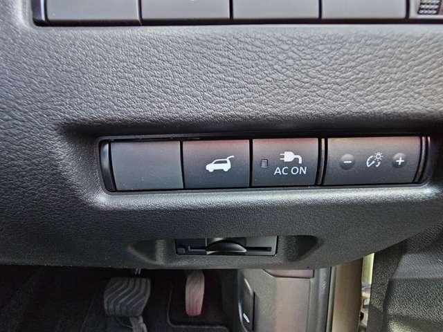 バックドアの開閉も楽々。オートバックドア付き