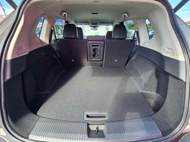 荷室も広々です。