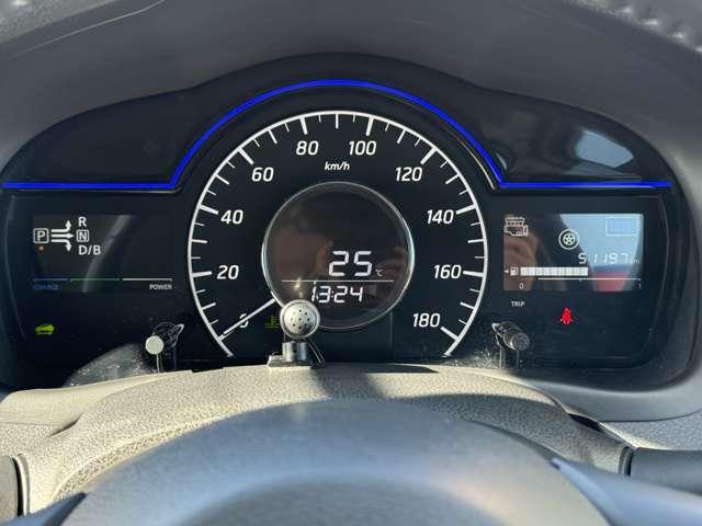 ノート 1.2 e-POWER メダリスト 被害軽減ブレーキ TVナビ ドライブレコーダ バックモニター インテリキー アイドリングストップ 盗難防止装置 LEDランプ 車線逸脱警報システム ワンオーナー キーフリー アルミホイール 記録簿(3枚目)