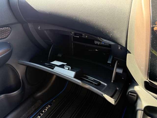 ノート 1.2 e-POWER メダリスト 被害軽減ブレーキ TVナビ ドライブレコーダ バックモニター インテリキー アイドリングストップ 盗難防止装置 LEDランプ 車線逸脱警報システム ワンオーナー キーフリー アルミホイール 記録簿(11枚目)