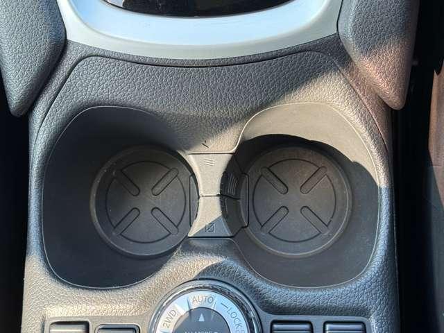 エクストレイル ２．０　２０Ｘｉ　２列車　４ＷＤ　セキュリティ　リアカメラ　追従クルーズ　ＬＥＤ　インテリジェントキー　ＬＤＷ　サイドカメラ　ＥＴＣ　Ａストップ　ＡＡＣ　ナビ＆ＴＶ　メモリーナビ　キーフリー　アルミホイール　ワンセグＴＶ　エアバッグ（9枚目）