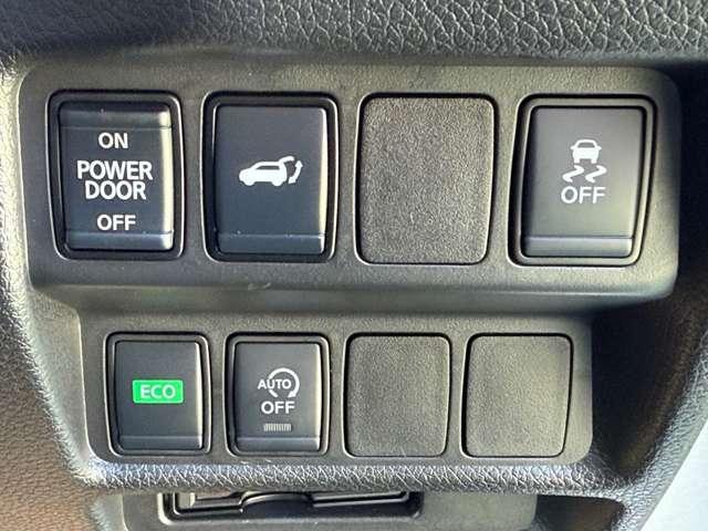 エクストレイル ２．０　２０Ｘｉ　２列車　４ＷＤ　セキュリティ　リアカメラ　追従クルーズ　ＬＥＤ　インテリジェントキー　ＬＤＷ　サイドカメラ　ＥＴＣ　Ａストップ　ＡＡＣ　ナビ＆ＴＶ　メモリーナビ　キーフリー　アルミホイール　ワンセグＴＶ　エアバッグ（18枚目）