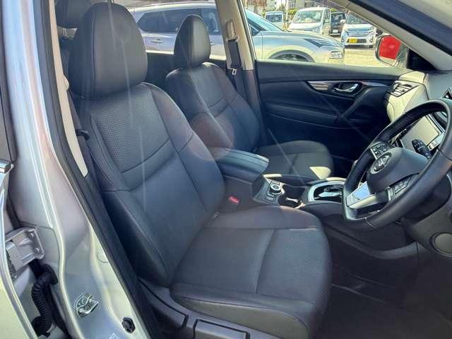 エクストレイル ２．０　２０Ｘｉ　２列車　４ＷＤ　セキュリティ　リアカメラ　追従クルーズ　ＬＥＤ　インテリジェントキー　ＬＤＷ　サイドカメラ　ＥＴＣ　Ａストップ　ＡＡＣ　ナビ＆ＴＶ　メモリーナビ　キーフリー　アルミホイール　ワンセグＴＶ　エアバッグ（20枚目）