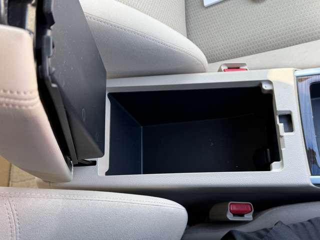 ちょっとした小物はこちらに収納できちゃいます！