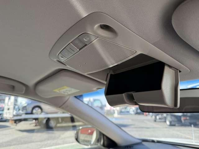 サングラス収納が可能です。