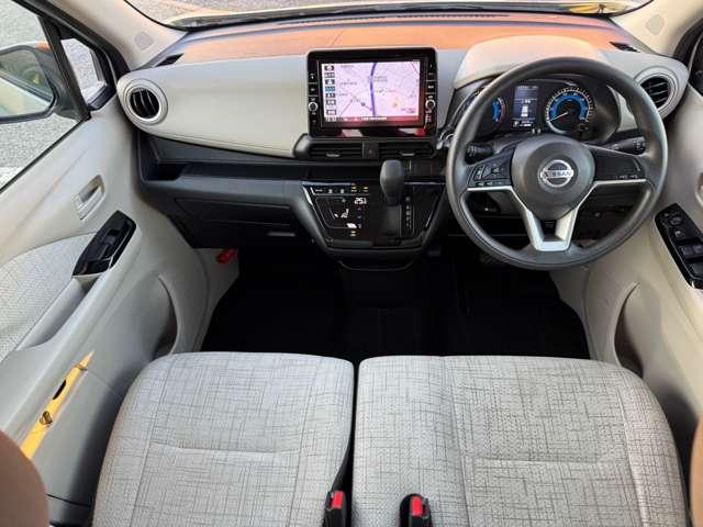 デイズ ６６０　Ｘ　アラウンドＭ　踏み間違え防止　スマートキー　イモビライザー　バックカメラ　ＥＴＣ　レーンキープ　アイドリングストップ　ドライブレコーダー　キーレス　フルオートエアコン　ナビＴＶ　ＷＡＢ　記録簿　ＰＳ（4枚目）