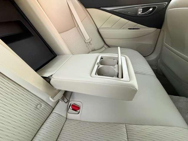 スカイライン 3.0 GT レーンアシスト アラウンドビューモニター LED オートクルーズ ETC セキュリティー ナビTV 整備記録簿 サイドモニター スマートキー バックモニター オートエアコン メモリーナビ(18枚目)