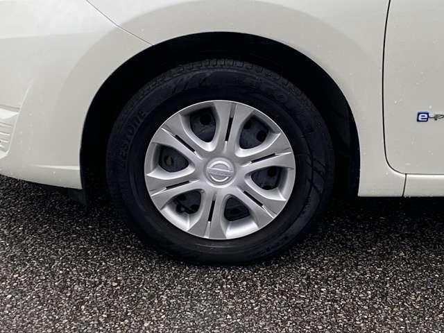 ノート 1.2 e-POWER X スマートミラー メモリーナビゲーション 360°カメラ 記録簿付 Rカメラ 運転席助手席エアバック レーンキープ AUTOエアコン 1オーナー ナビTV サイドカメラ 運転席エアバッグ キーレスエントリー LEDヘッド ドラレコ パワステ(8枚目)