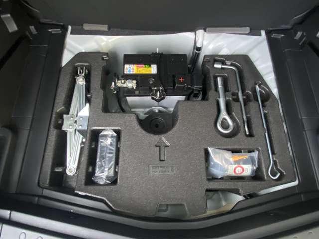 ノート 1.2 e-POWER X スマートミラー メモリーナビゲーション 360°カメラ 記録簿付 Rカメラ 運転席助手席エアバック レーンキープ AUTOエアコン 1オーナー ナビTV サイドカメラ 運転席エアバッグ キーレスエントリー LEDヘッド ドラレコ パワステ(17枚目)