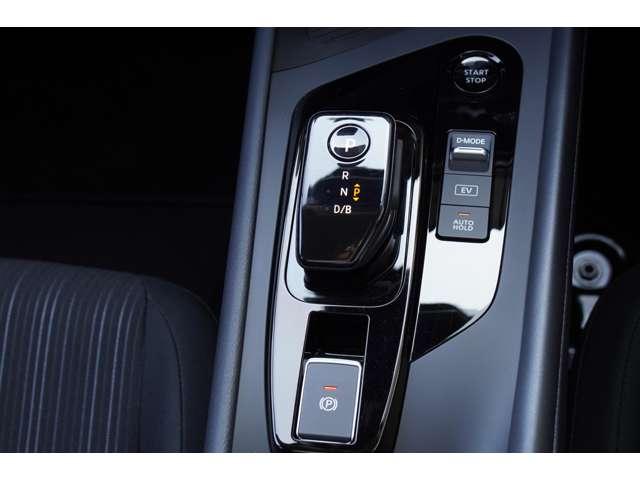 ノート 1.2 X 当社試乗車アップ ニッサンコネクトナビ リアカメラ 衝突被害軽減ブレ-キ 全方位カメラ 禁煙車 LEDヘッドライト レーンアシスト インテリジェントキー ワンオーナー アイドリングストップ 整備記録簿 盗難防止システム サイドカメラ ABS(15枚目)