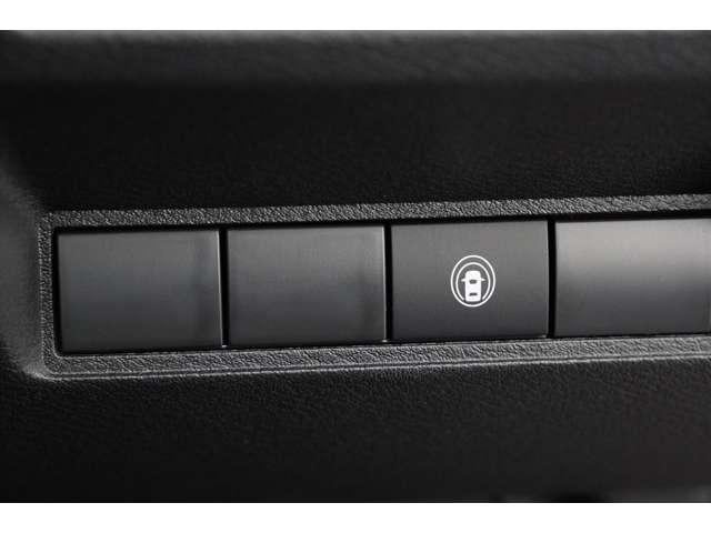 ノート 1.2 X 当社試乗車アップ ニッサンコネクトナビ リアカメラ 衝突被害軽減ブレ-キ 全方位カメラ ETC付 禁煙車 LEDヘッドライト レーンアシスト インテリジェントキー ワンオーナー アイドリングストップ 整備記録簿 盗難防止システム TVナビ(9枚目)