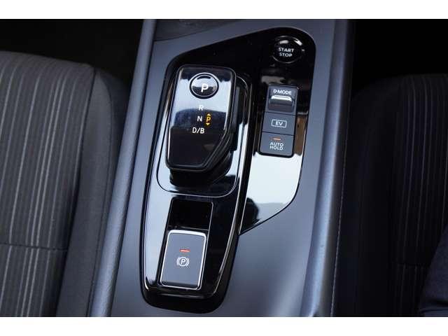 ノート 1.2 X 当社試乗車アップ ニッサンコネクトナビ リアカメラ 衝突被害軽減ブレ-キ 全方位カメラ ETC付 禁煙車 LEDヘッドライト レーンアシスト インテリジェントキー ワンオーナー アイドリングストップ 整備記録簿 盗難防止システム TVナビ(15枚目)