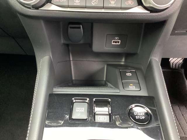 キックス 1.2 X (e-POWER) 当社試乗車アップ 純正ナビ レーンキープ アラウンドモニタ LED 禁煙車 エマージェンシーブレーキ スマートキー アルミホイール 盗難防止システム バックカメラ ワンオーナー アイドリングストップ レーダークルーズ(5枚目)