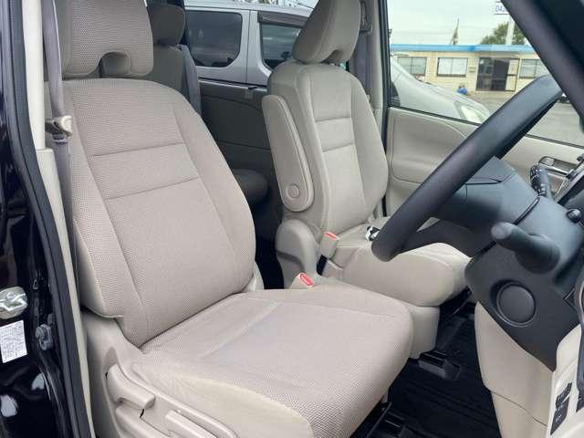 セレナ 2.0 X Vセレクション 両側オートスライド・LEDヘッドライト レーンキープ オートクルーズ LEDヘッドライト インテリキー ETC ワンオーナー アイドリングストップ 盗難防止システム ナビTV 点検記録簿 ABS 助手席エアバック AAC キーフリー PS(5枚目)