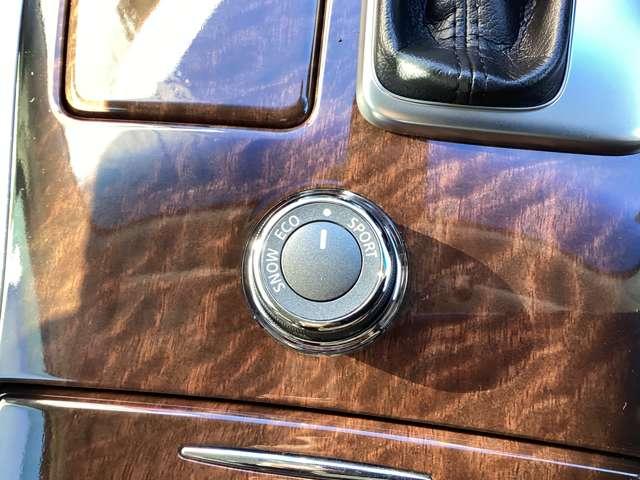 衝突被害軽減ブレーキや踏み間違い防止装置がお客様の運転をサポートします☆