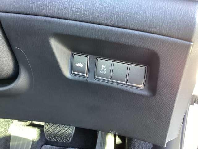 衝突被害軽減ブレーキや踏み間違い防止装置がお客様の運転をサポートします☆