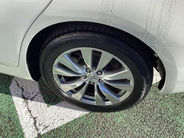 タイヤの残溝もチェックポイントです！