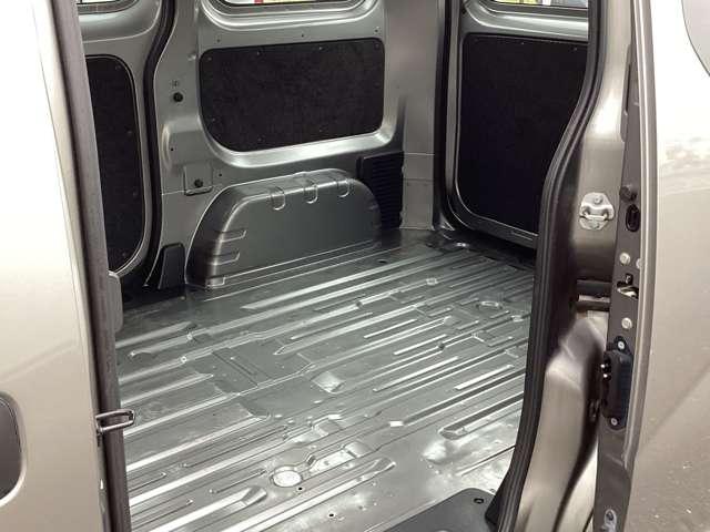 ＮＶ２００バネットバン １．６　ＤＸ　ＤＸ　２人乗り　ラジオ　ドラレコ　パワーステアリング　エアバック　マニュアルエアコン　ＡＢＳ　キーフリー（13枚目）