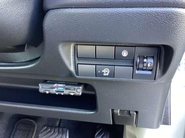 デイズ ６６０　Ｘ　メモリナビゲーション　アラウンドＭ　踏み間違え防止　スマートキー　イモビライザー　バックカメラ　ＥＴＣ　レーンキープ　アイドリングストップ　キーレス　フルオートエアコン　ナビＴＶ　ＷＡＢ　記録簿　運転席エアバック　ＰＳ（13枚目）