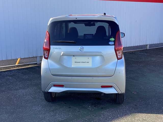 デイズ ６６０　Ｘ　メモリナビゲーション　アラウンドＭ　踏み間違え防止　スマートキー　イモビライザー　バックカメラ　ＥＴＣ　レーンキープ　アイドリングストップ　キーレス　フルオートエアコン　ナビＴＶ　ＷＡＢ　記録簿　運転席エアバック　ＰＳ（19枚目）