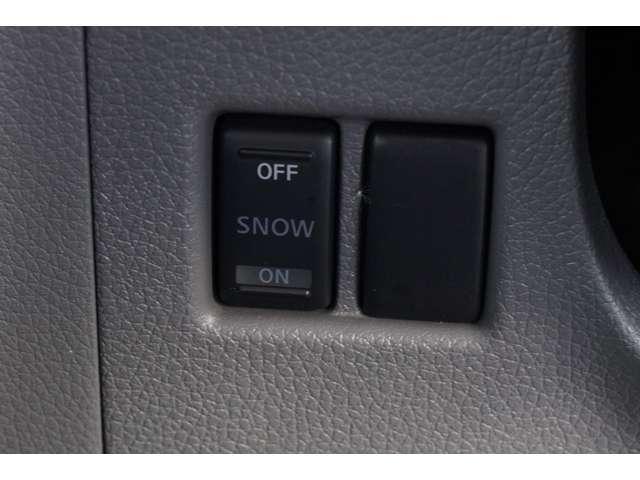 NV350キャラバンワゴン 2.5 GX ロングボディ 低床 日産メモリーナビ アラウンドビューモニタ インテリキー アラウンドビュー 助手席エアバック エアコン エアバック キーレスエントリー ナビTV パワーウィンドウ パワーステアリング 左パワースライドドア ABS バックモニター LEDライト(9枚目)