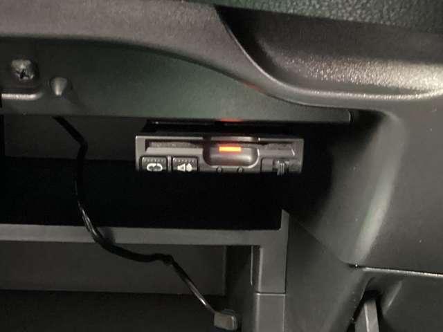 ノート １．２　ｅ－ＰＯＷＥＲ　Ｘ　純正メモリーナビ・アラウンドビュモニター　３６０°カメラ　記録簿付　Ｒカメラ　運転席助手席エアバック　レーンキープ　ＡＵＴＯエアコン　１オーナー　ナビＴＶ　ＡＷ　サイドカメラ　運転席エアバッグ　キーレスエントリー　ＬＥＤヘッド　ＥＴＣ車載器（13枚目）