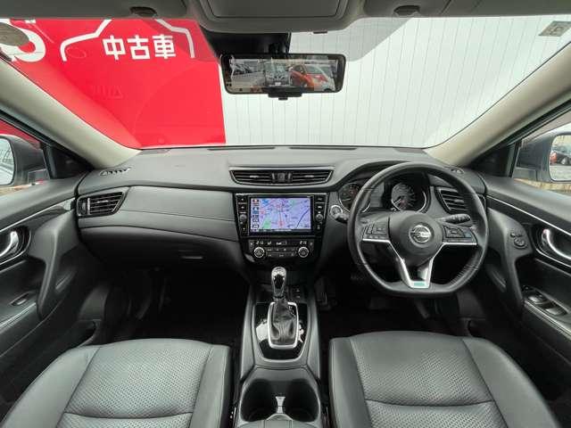 エクストレイル ２．０　２０Ｘｉ　２列車　アイドリングストップ車　ＬＥＤヘットライト　Ｒカメラ　盗難防止装置　インテリキー　レーンキープアシスト　ドライブレコーダー　記録簿　キーフリー　１オーナー　ＴＶナビ　オートエアコン　アルミホイール（4枚目）