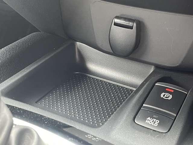 エクストレイル ２．０　２０Ｘｉ　２列車　アイドリングストップ車　ＬＥＤヘットライト　Ｒカメラ　盗難防止装置　インテリキー　レーンキープアシスト　ドライブレコーダー　記録簿　キーフリー　１オーナー　ＴＶナビ　オートエアコン　アルミホイール（11枚目）