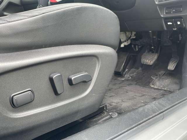 エクストレイル ２．０　２０Ｘｉ　２列車　アイドリングストップ車　ＬＥＤヘットライト　Ｒカメラ　盗難防止装置　インテリキー　レーンキープアシスト　ドライブレコーダー　記録簿　キーフリー　１オーナー　ＴＶナビ　オートエアコン　アルミホイール（15枚目）
