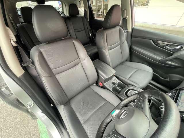 エクストレイル ２．０　２０Ｘｉ　２列車　アイドリングストップ車　ＬＥＤヘットライト　Ｒカメラ　盗難防止装置　インテリキー　レーンキープアシスト　ドライブレコーダー　記録簿　キーフリー　１オーナー　ＴＶナビ　オートエアコン　アルミホイール（16枚目）