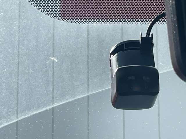 セレナ １．２　ｅ－ＰＯＷＥＲ　ハイウェイスター　Ｖ　３６０°カメラ　エマジェンシーブレーキ　１オナ　スマキー　バックカメラ　ＬＥＤ　レーンアシスト　点検記録簿付　ＥＴＣ　ドラレコ　イモビ　サイドカーテンエアバック　フルオートエアコン　アルミホイール（12枚目）