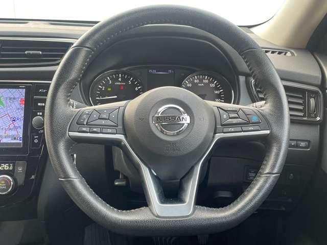 エクストレイル 2.0 20Xi Vセレクション 2列車 4WD 踏み間違い防止 盗難防止 全周囲モニター オールモード4WD LDP レーダークルーズ ETC 1オナ アルミ メモリーナビ スマートキー バックモニター ABS オートエアコン ナビTV ドラレコ(5枚目)