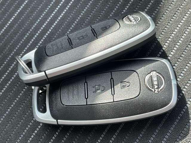 ノート 1.2 X リアカメラ 衝突被害軽減ブレ-キ 全方位カメラ ETC付 LEDヘッドライト レーンアシスト インテリジェントキー ワンオーナー 整備記録簿 盗難防止システム ワンセグTV TVナビ サイドカメラ(20枚目)