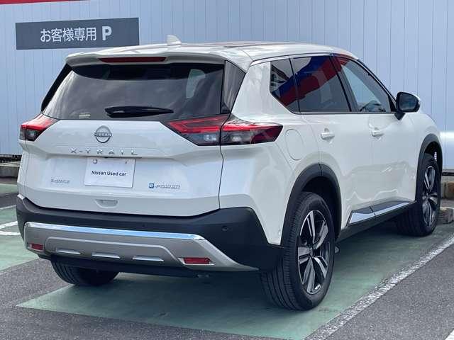 エクストレイル 1.5 G e-4ORCE 4WD 1オーナー パークアシスト LEDヘッドランプ ナビTV スマートキー レーダークルーズ LKA キーフリー ETC 4WD アルミホイール メモリーナビ 記録簿 バックカメラ サイドカメラ PS(3枚目)