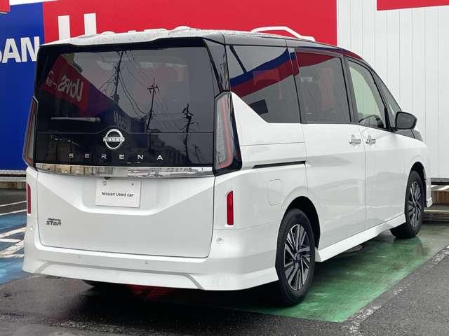 セレナ ２．０　ハイウェイスターＶ　Ｗ電動スライド　レーダークルコン　レーンアシスト　ＬＥＤランプ　ワンオーナー車　盗難防止システム　ＥＴＣ装備　カーテンエアバッグ　アルミホイール　キーフリー　メモリ－ナビ　ナビＴＶ　記録簿　エアコン（3枚目）