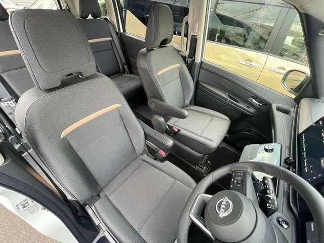 セレナ ２．０　ハイウェイスターＶ　Ｗ電動スライド　レーダークルコン　レーンアシスト　ＬＥＤランプ　ワンオーナー車　盗難防止システム　ＥＴＣ装備　カーテンエアバッグ　アルミホイール　キーフリー　メモリ－ナビ　ナビＴＶ　記録簿　エアコン（17枚目）